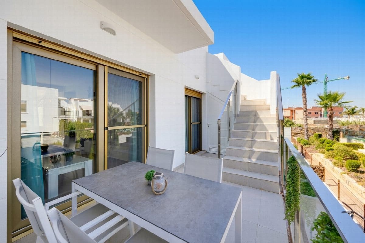 Apartamento de 2 habitaciones en Pilar de la Horadada en venta con piscina - 259.950 € (Ref: 9983171)
