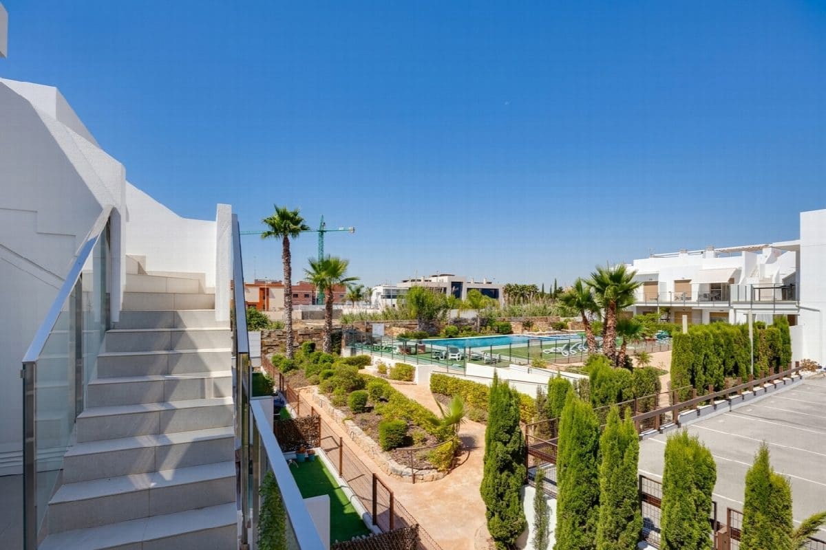 Apartamento de 2 habitaciones en Pilar de la Horadada en venta con piscina - 259.950 € (Ref: 9983171)