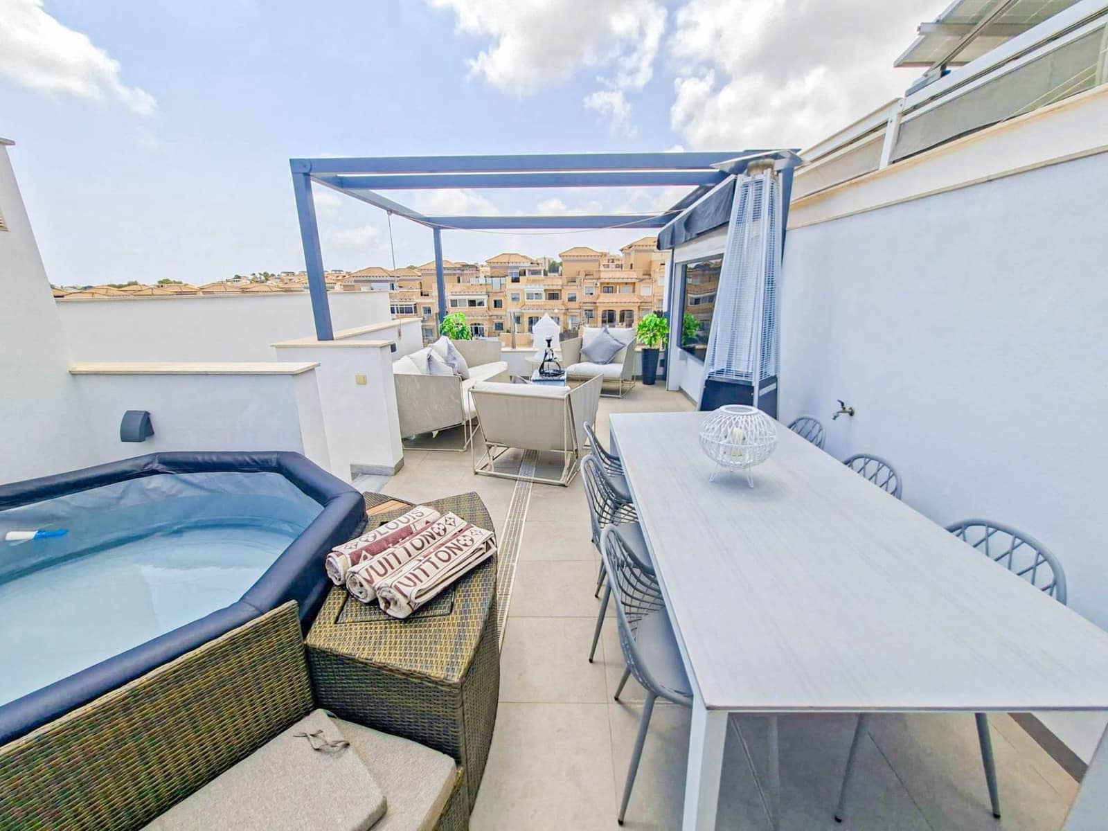 3 soveværelse Villa til salg i Villamartin - € 330.000 (Ref: 9984562)