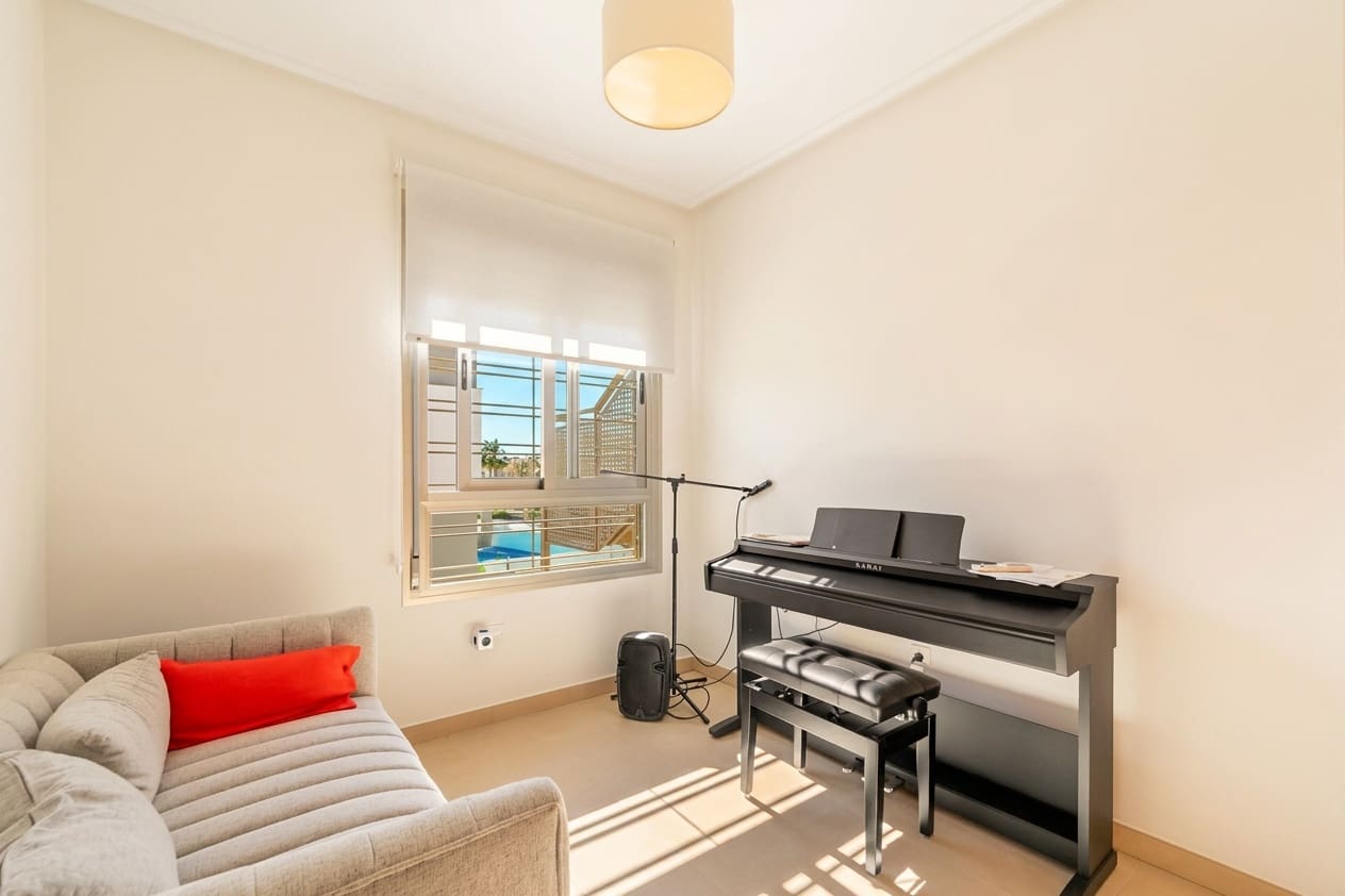 2 quarto Apartamento para venda em Pilar de la Horadada com piscina - 259 000 € (Ref: 9984565)