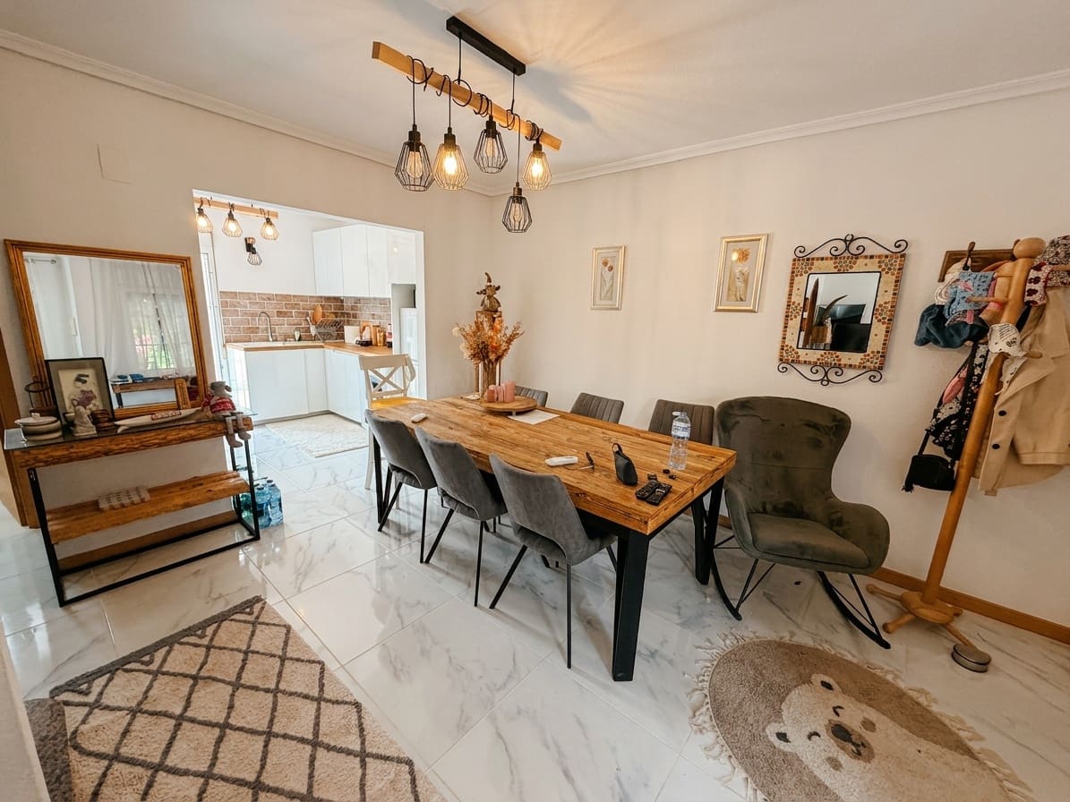 3 sypialnia Bungalow na sprzedaż w Torrevieja z basenem - 272 000 € (Ref: 9984567)