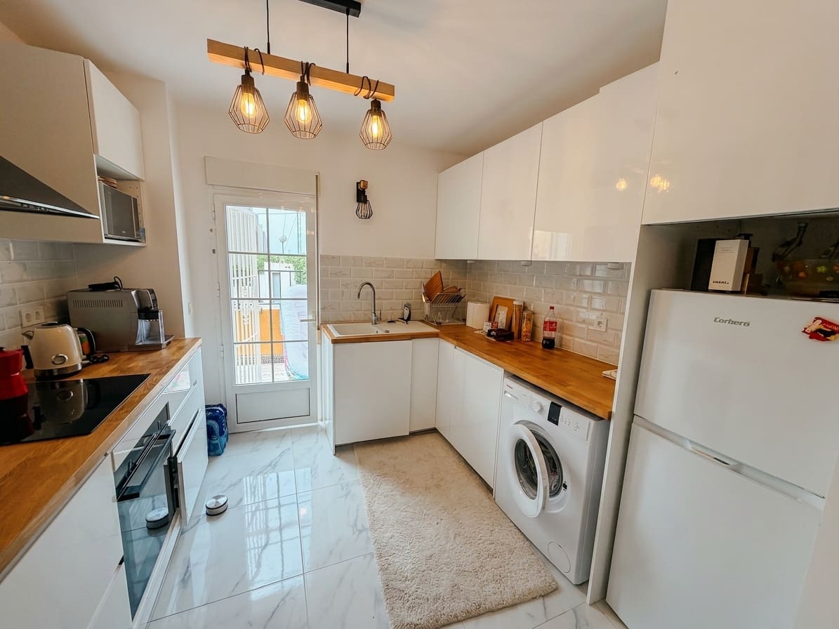 3 sypialnia Bungalow na sprzedaż w Torrevieja z basenem - 272 000 € (Ref: 9984567)