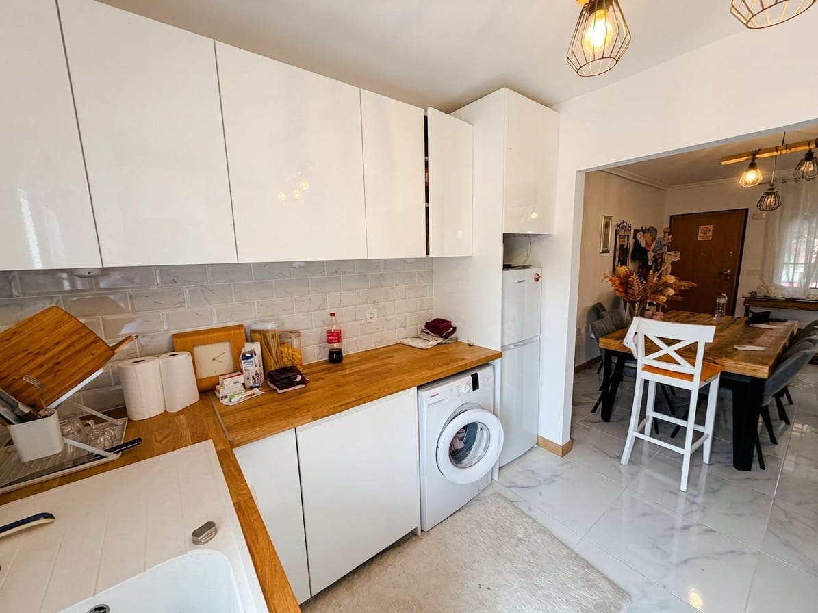 3 sypialnia Bungalow na sprzedaż w Torrevieja z basenem - 272 000 € (Ref: 9984567)