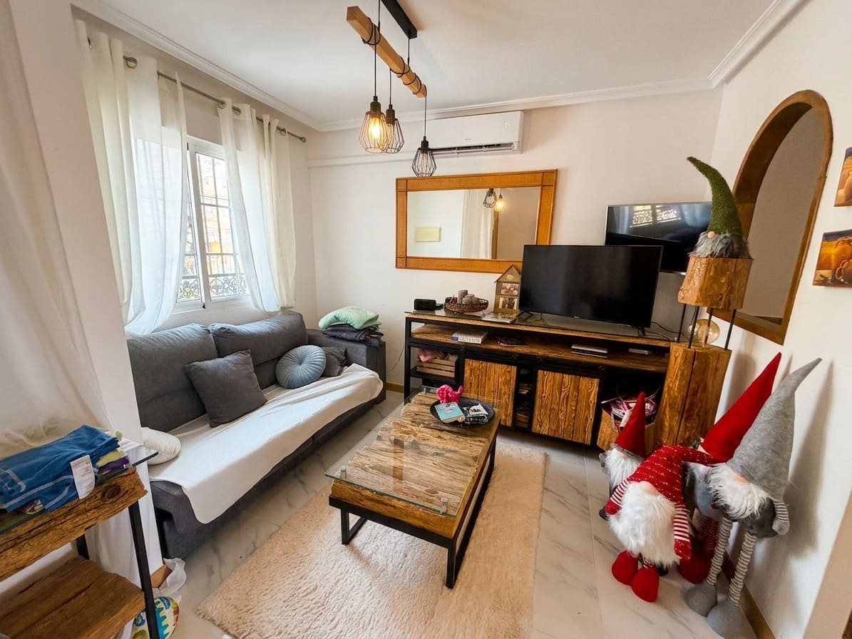 3 sypialnia Bungalow na sprzedaż w Torrevieja z basenem - 272 000 € (Ref: 9984567)