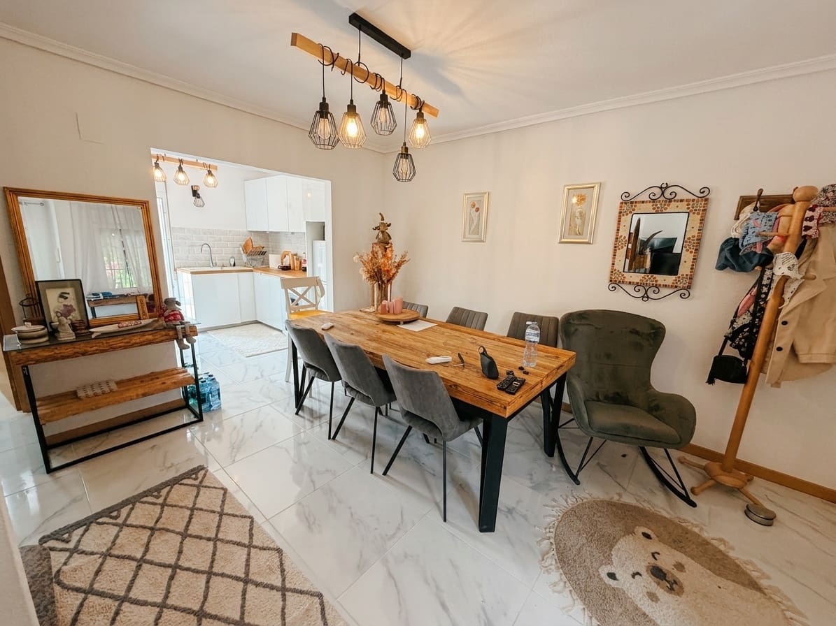 3 sypialnia Bungalow na sprzedaż w Torrevieja z basenem - 272 000 € (Ref: 9984567)