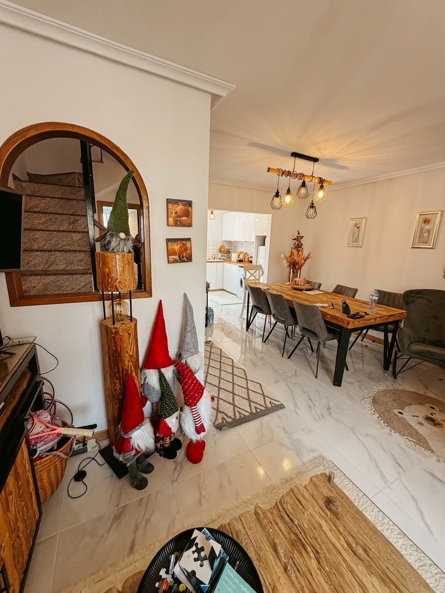 3 sypialnia Bungalow na sprzedaż w Torrevieja z basenem - 272 000 € (Ref: 9984567)