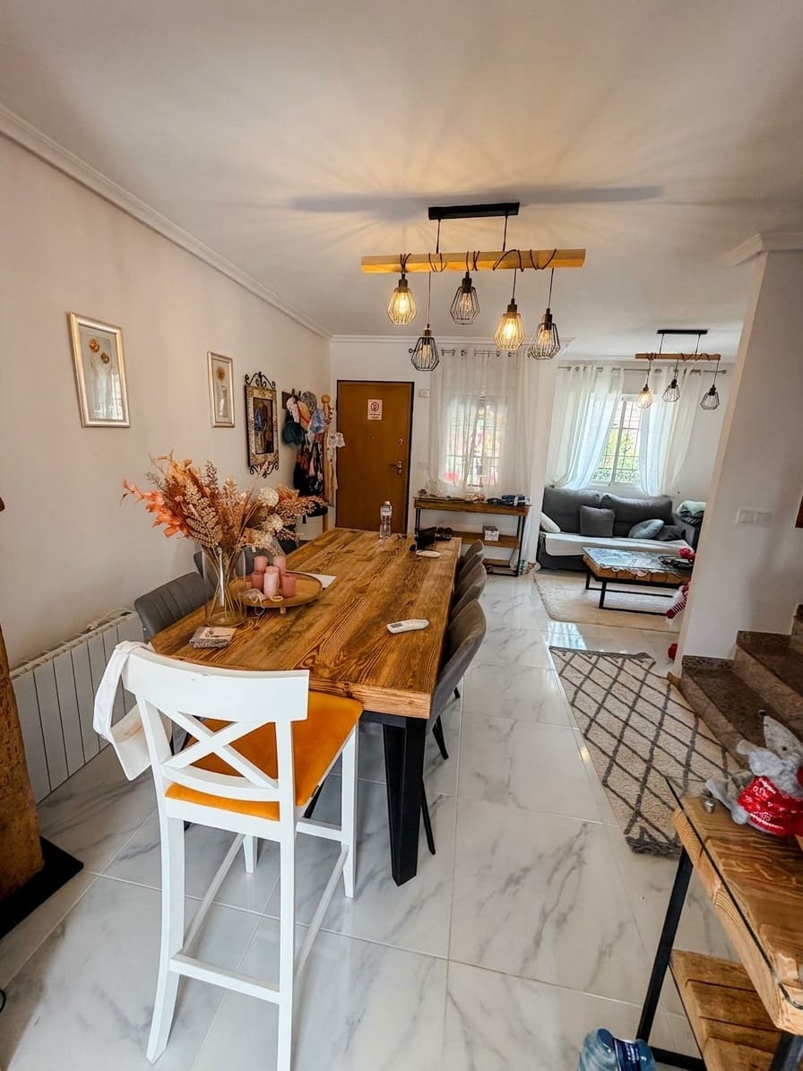 3 sypialnia Bungalow na sprzedaż w Torrevieja z basenem - 272 000 € (Ref: 9984567)