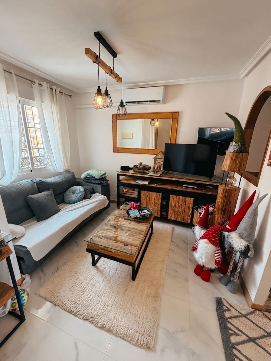 3 sypialnia Bungalow na sprzedaż w Torrevieja z basenem - 272 000 € (Ref: 9984567)