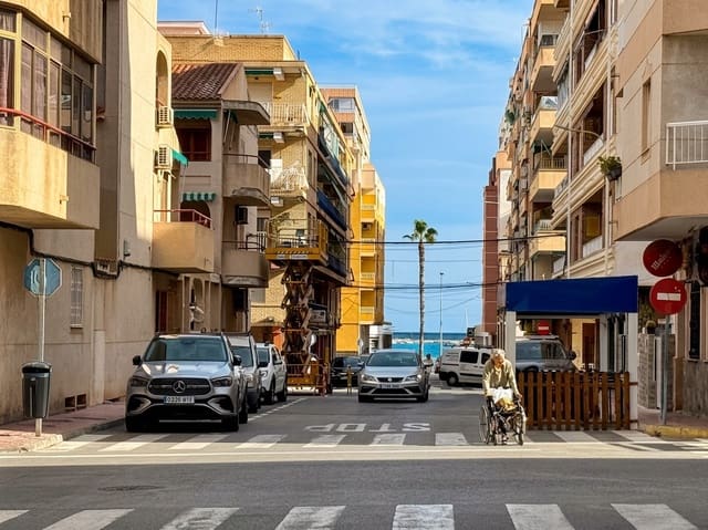2 Zimmer Apartment zu verkaufen in Playa del Acequión, Torrevieja - 159.900 € (Ref: 9984571)
