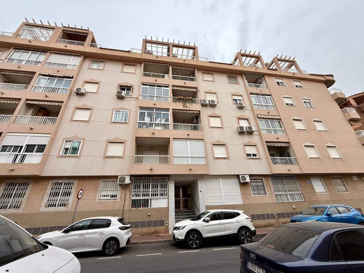 2 soverom Leilighet til salgs i Torrevieja - € 189 900 (Ref: 9984572)