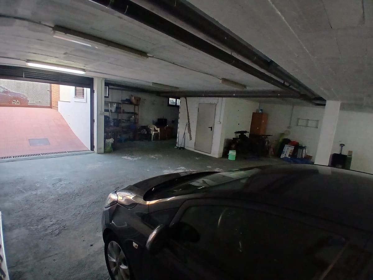 4 bedroom Villa for sale in Fuengirola with garage - € 745,000 (Ref: 9984611)