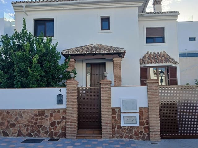 4 makuuhuone Huvila myytävänä paikassa Fuengirola mukana 
autotalli - 745 000 € (Ref: 9984611)