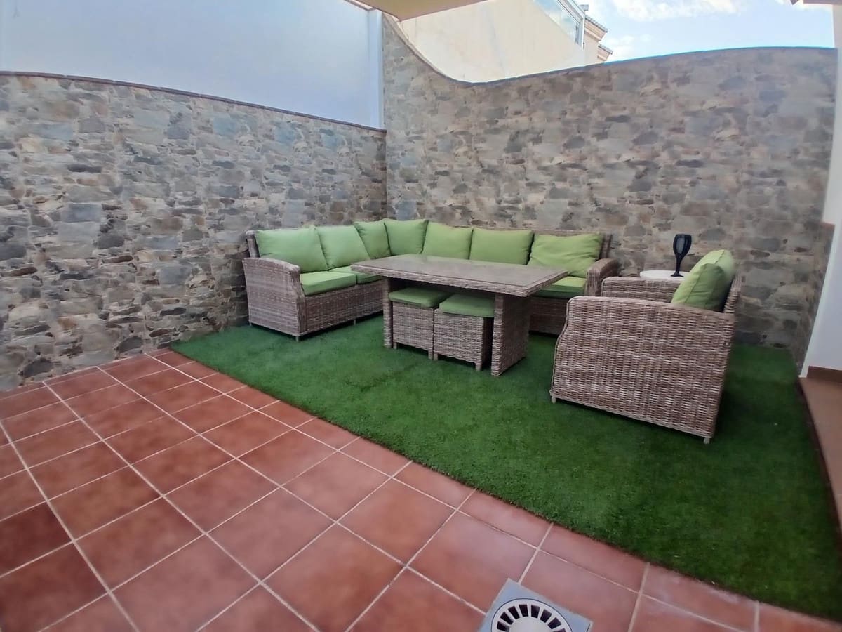 4 bedroom Villa for sale in Fuengirola with garage - € 745,000 (Ref: 9984611)