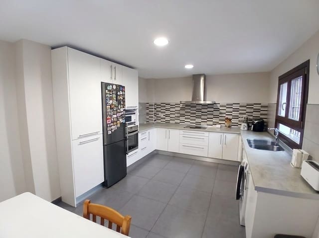 4 sovrum Villa till salu i Zona Puerto Deportivo, Fuengirola - 745 000 € (Ref: 9984611)