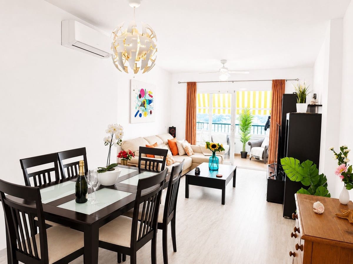 Apartamento de 2 habitaciones en Calahonda en venta con piscina garaje - 359.000 € (Ref: 9986542)