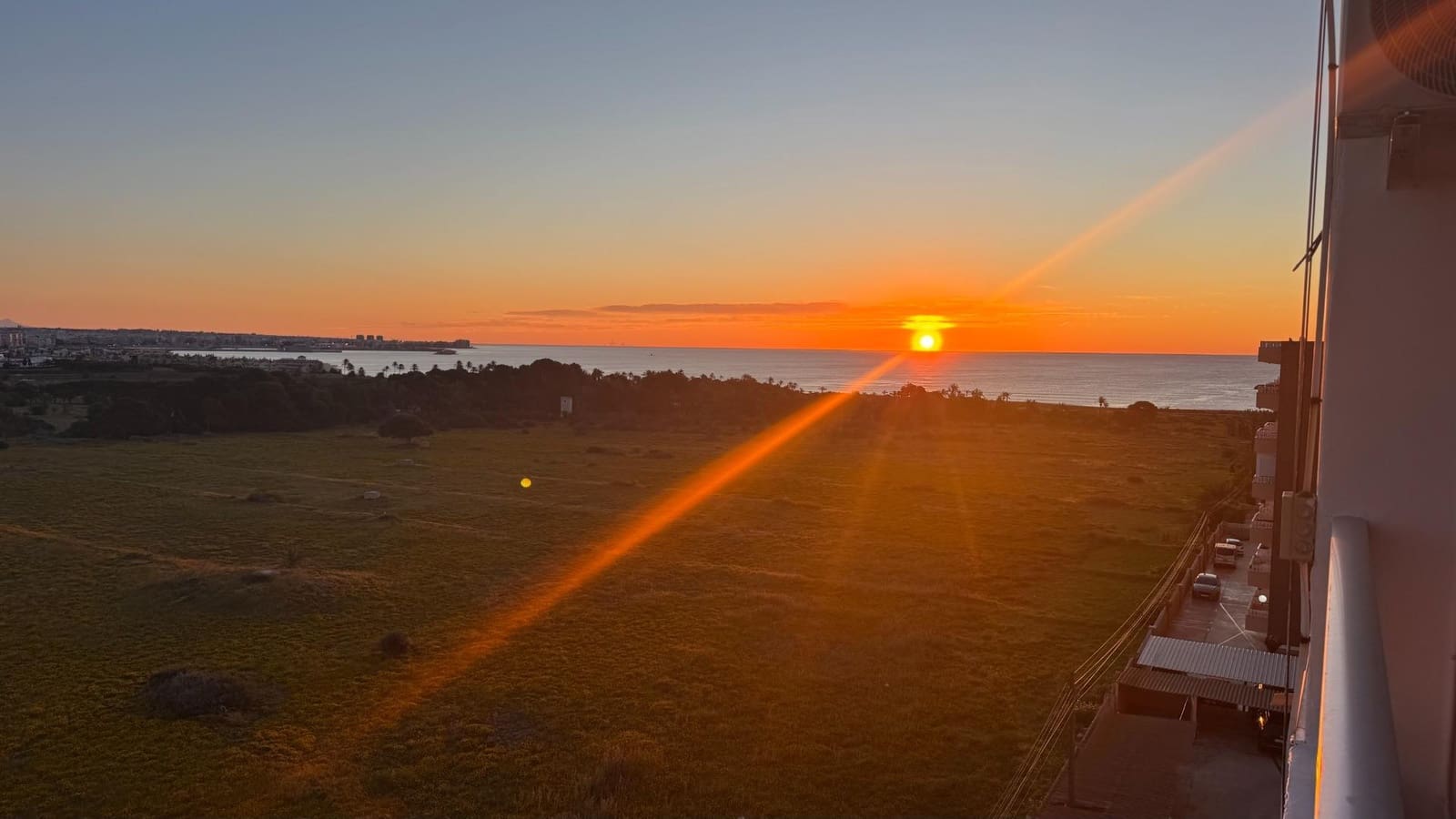 Apartamento de 2 habitaciones en Torrevieja en venta con piscina - 225.000 € (Ref: 9986549)