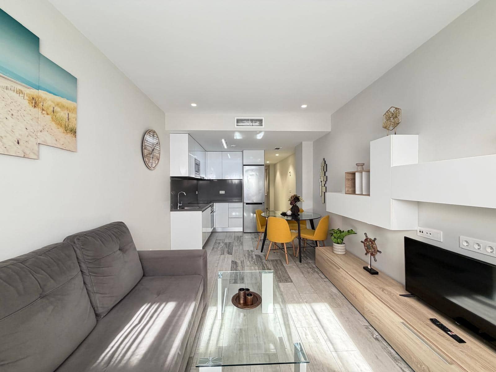 1 soveværelse Lejlighed til salg i Torrevieja med swimmingpool - € 155.000 (Ref: 9986551)