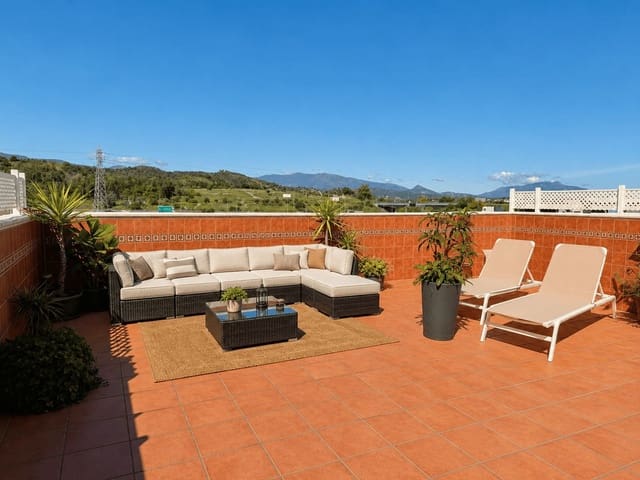 4 slaapkamer Penthouse te koop in Zona Calvario, Estepona met zwembad - € 529.000 (Ref: 9990392)