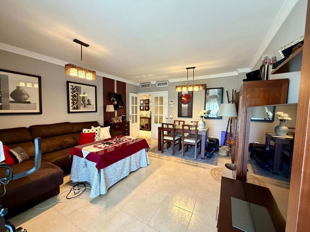 4 soveværelse Penthouse til salg i Estepona med swimmingpool - € 529.000 (Ref: 9990392)