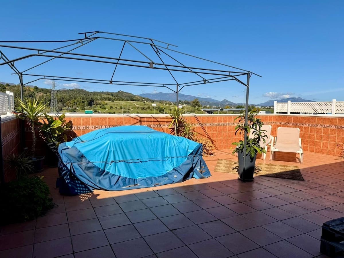 4 soveværelse Penthouse til salg i Estepona med swimmingpool - € 529.000 (Ref: 9990392)