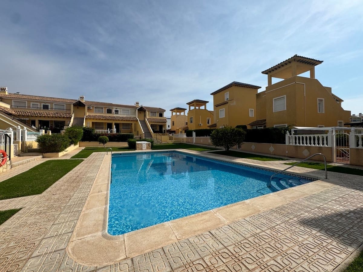 2 bedroom Apartment for sale in Villamartin with pool - € 129,000 (Ref: 9990393)