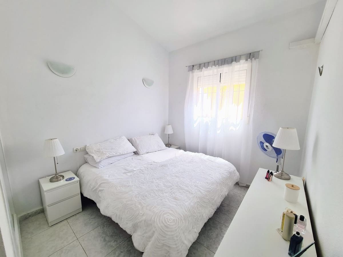 2 bedroom Apartment for sale in Villamartin with pool - € 129,000 (Ref: 9990393)