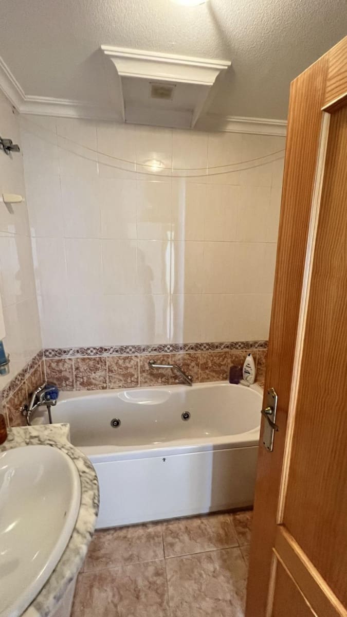 3 bedroom Villa for sale in Torrevieja with pool - € 425,000 (Ref: 9990395)