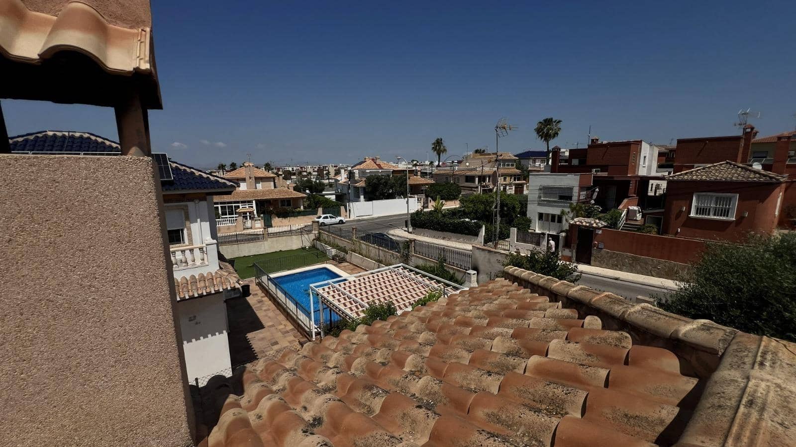 3 bedroom Villa for sale in Torrevieja with pool - € 425,000 (Ref: 9990395)