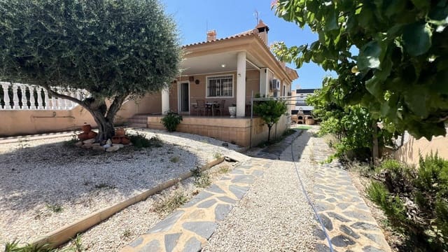 3 slaapkamer Villa te koop in Aguas Nuevas, Torrevieja met zwembad - € 425.000 (Ref: 9990395)