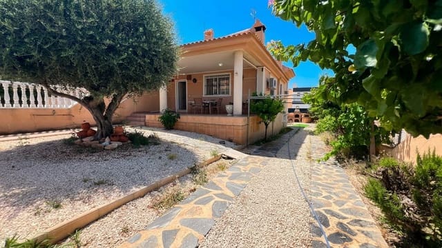 3 slaapkamer Villa te koop in Aguas Nuevas, Torrevieja met zwembad - € 425.000 (Ref: 9990395)