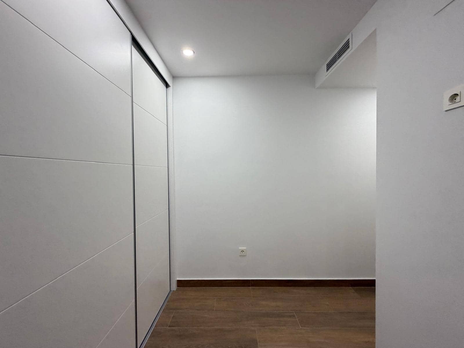 2 soveværelse Lejlighed til salg i Torrevieja med swimmingpool - € 330.000 (Ref: 9990396)
