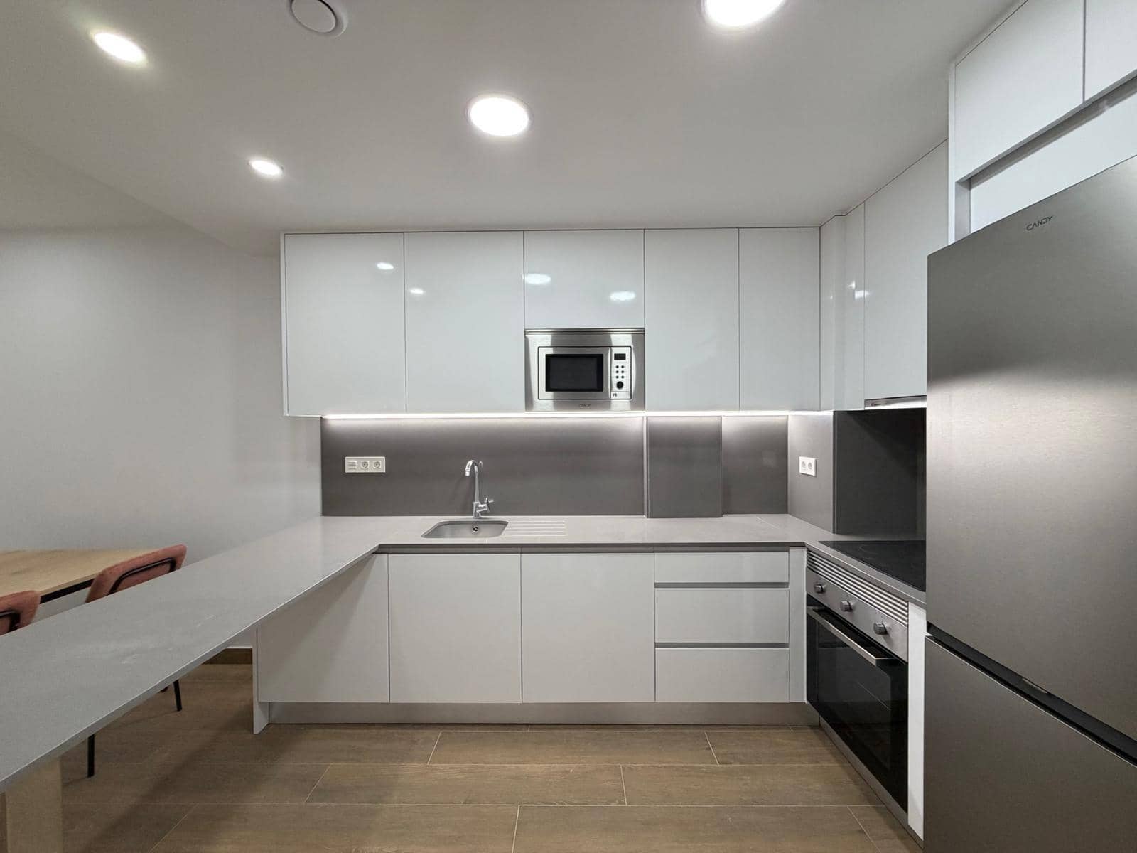 2 soveværelse Lejlighed til salg i Torrevieja med swimmingpool - € 330.000 (Ref: 9990396)