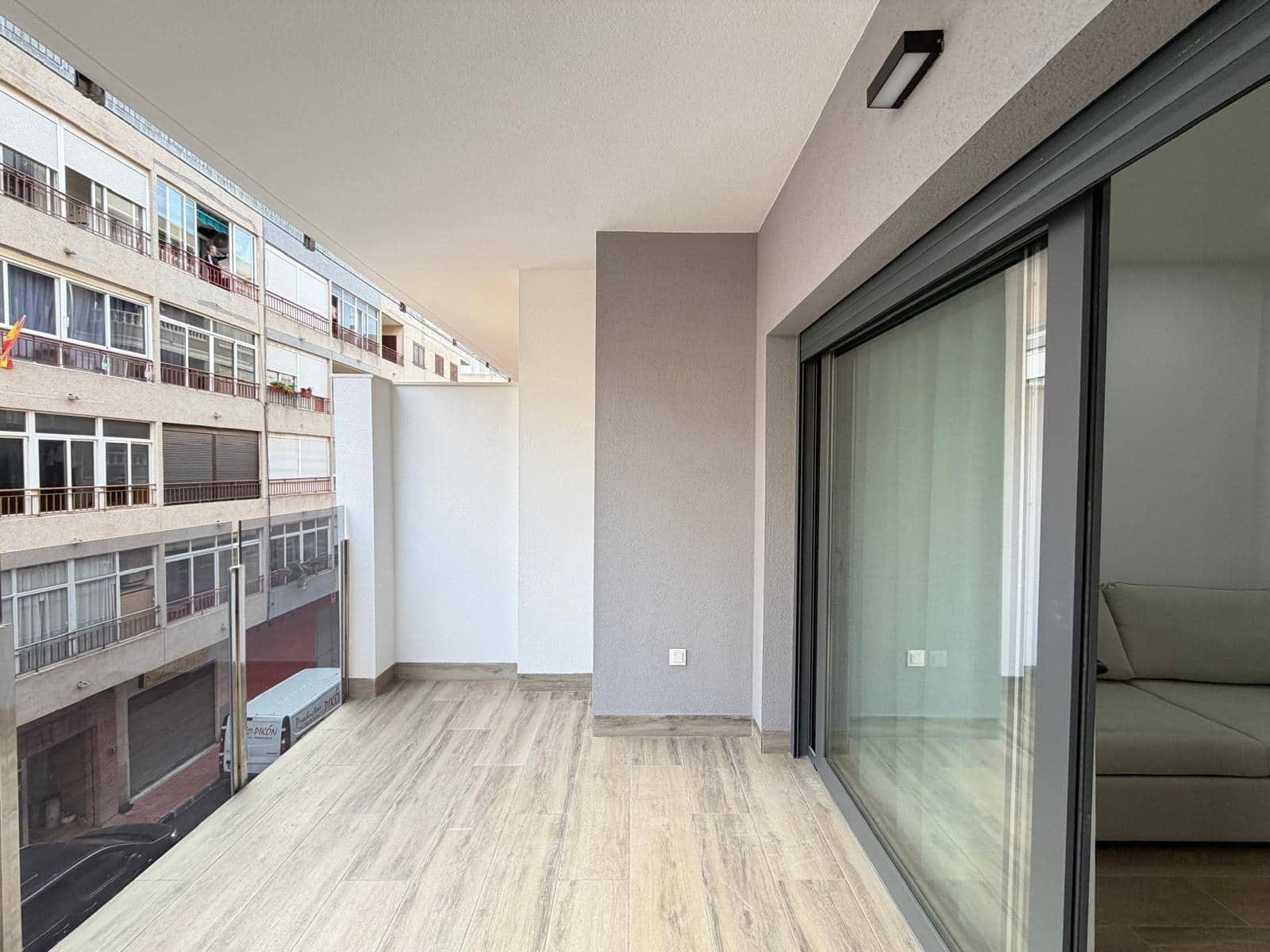 2 soveværelse Lejlighed til salg i Torrevieja med swimmingpool - € 330.000 (Ref: 9990396)