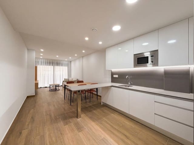 2 slaapkamer Appartement te koop in Avenida Habaneras - Curva de Palangre, Torrevieja met zwembad - € 330.000 (Ref: 9990396)