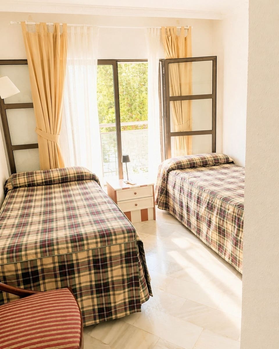2 soveværelse Lejlighed til salg i Mijas Costa med swimmingpool - € 425.000 (Ref: 9993928)
