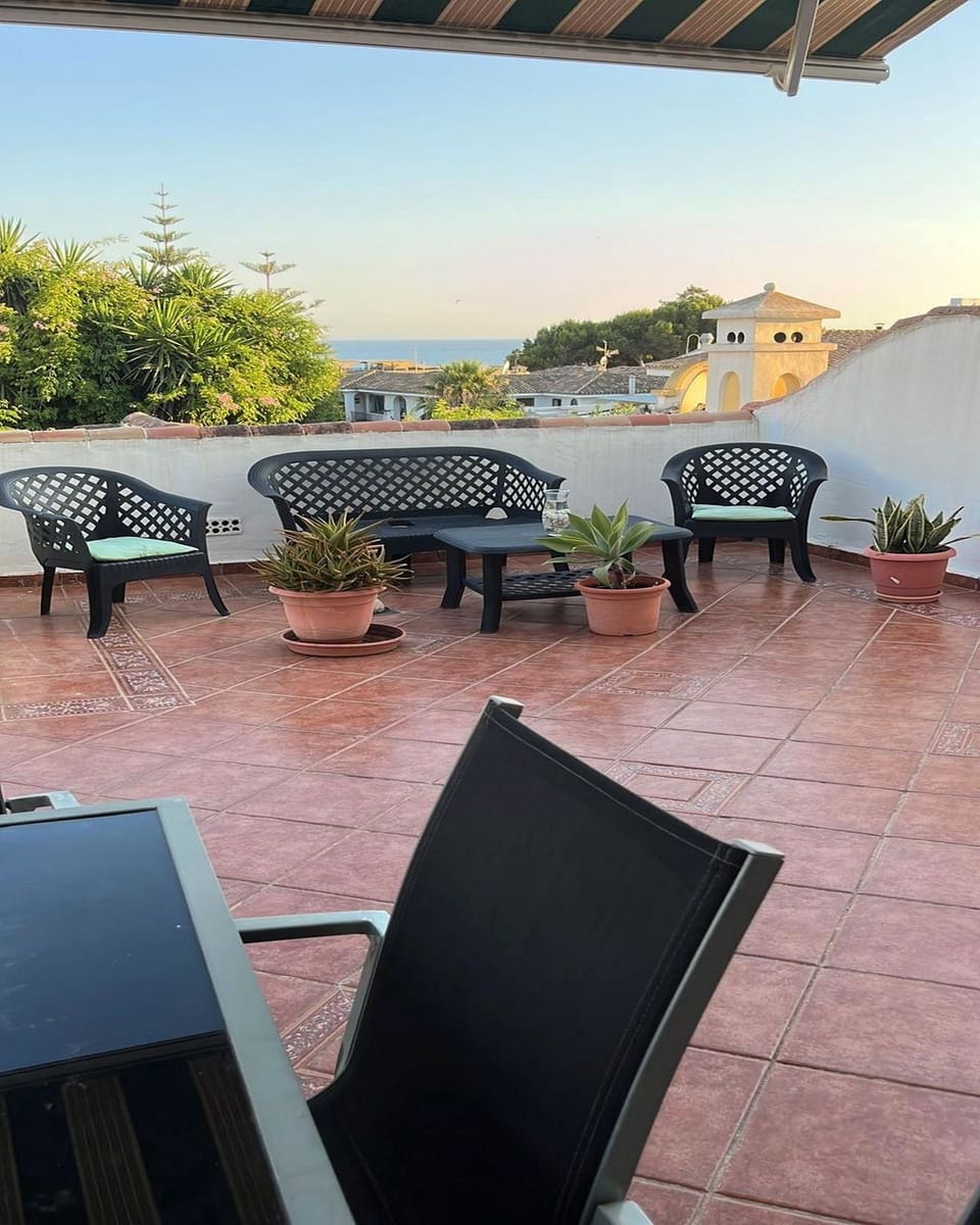 2 soveværelse Lejlighed til salg i Mijas Costa med swimmingpool - € 425.000 (Ref: 9993928)