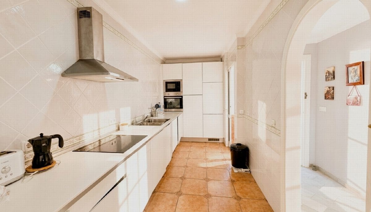 2 bedroom Apartment for sale in Mijas Costa with pool - € 425,000 (Ref: 9993928)
