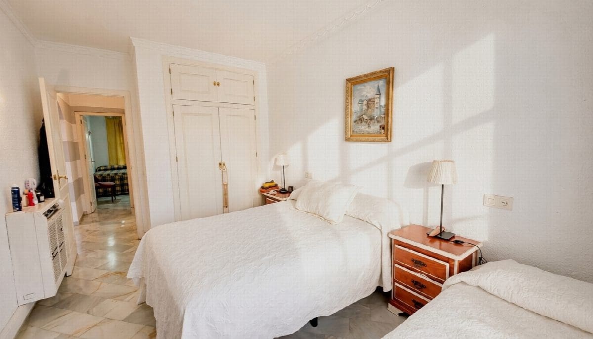 2 bedroom Apartment for sale in Mijas Costa with pool - € 425,000 (Ref: 9993928)