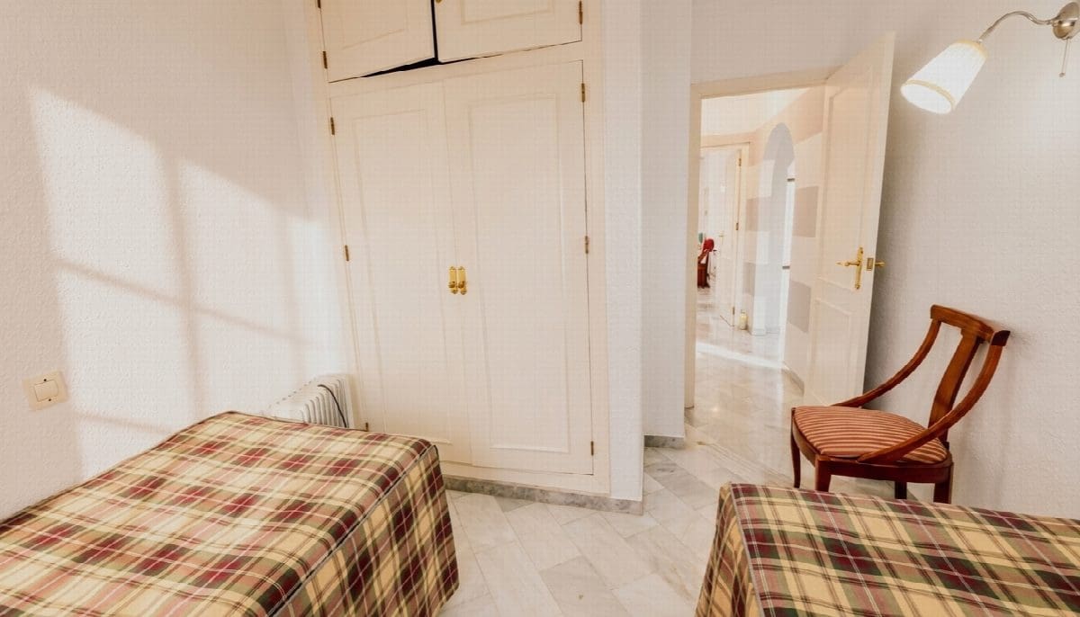2 bedroom Apartment for sale in Mijas Costa with pool - € 425,000 (Ref: 9993928)