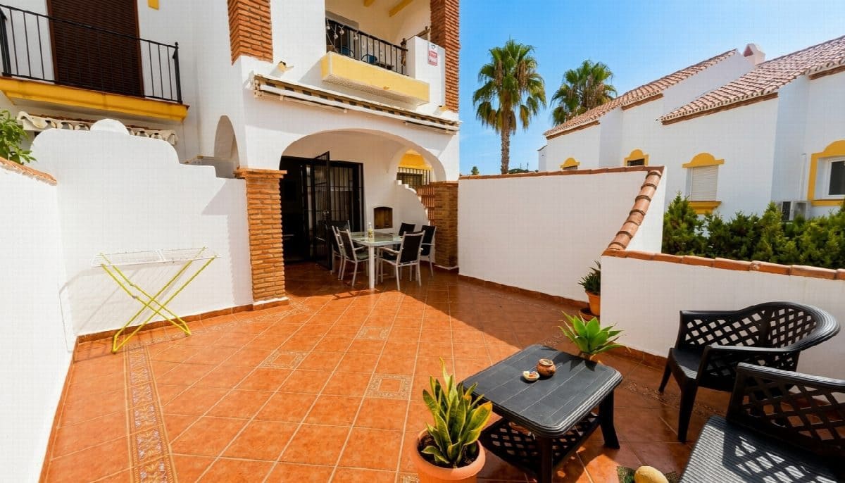 2 bedroom Apartment for sale in Mijas Costa with pool - € 425,000 (Ref: 9993928)