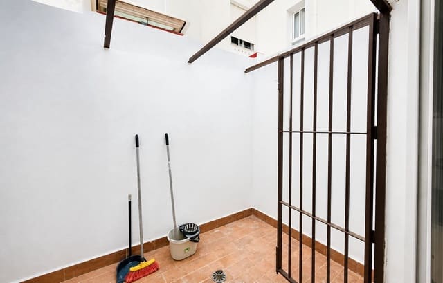 3 soveværelse Byhus til salg i Manilva Pueblo, Manilva med swimmingpool garage - € 269.000 (Ref: 9993930)