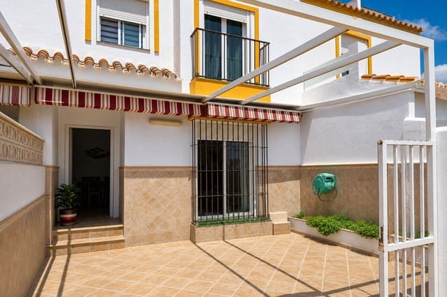 3 slaapkamer Huis te koop in Manilva Pueblo, Manilva met zwembad garage - € 269.000 (Ref: 9993930)