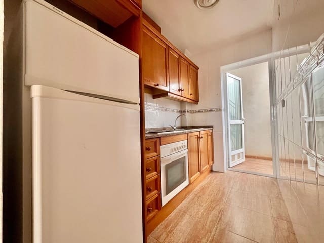 Bungalow de 2 habitaciones en La Florida, Orihuela en venta con piscina - 145.000 € (Ref: 9993936)