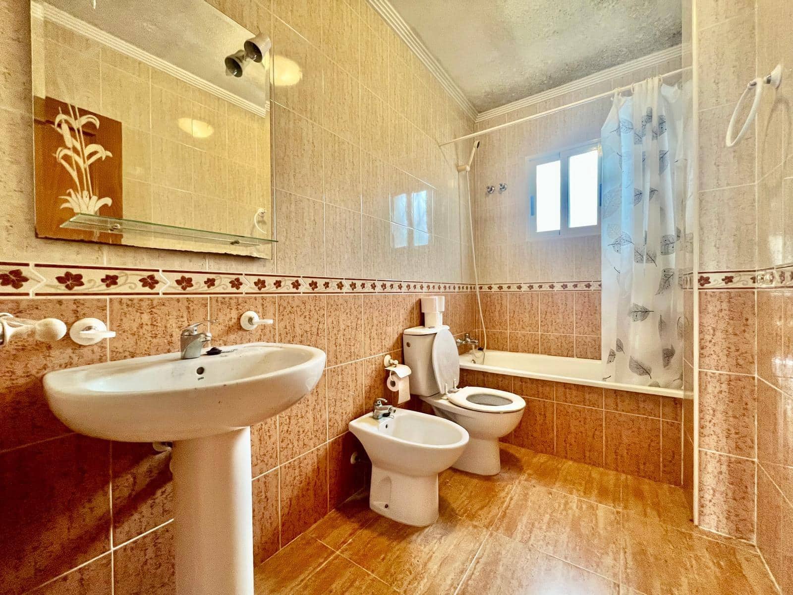 Bungalow de 2 habitaciones en Orihuela Costa en venta con piscina - 145.000 € (Ref: 9993936)