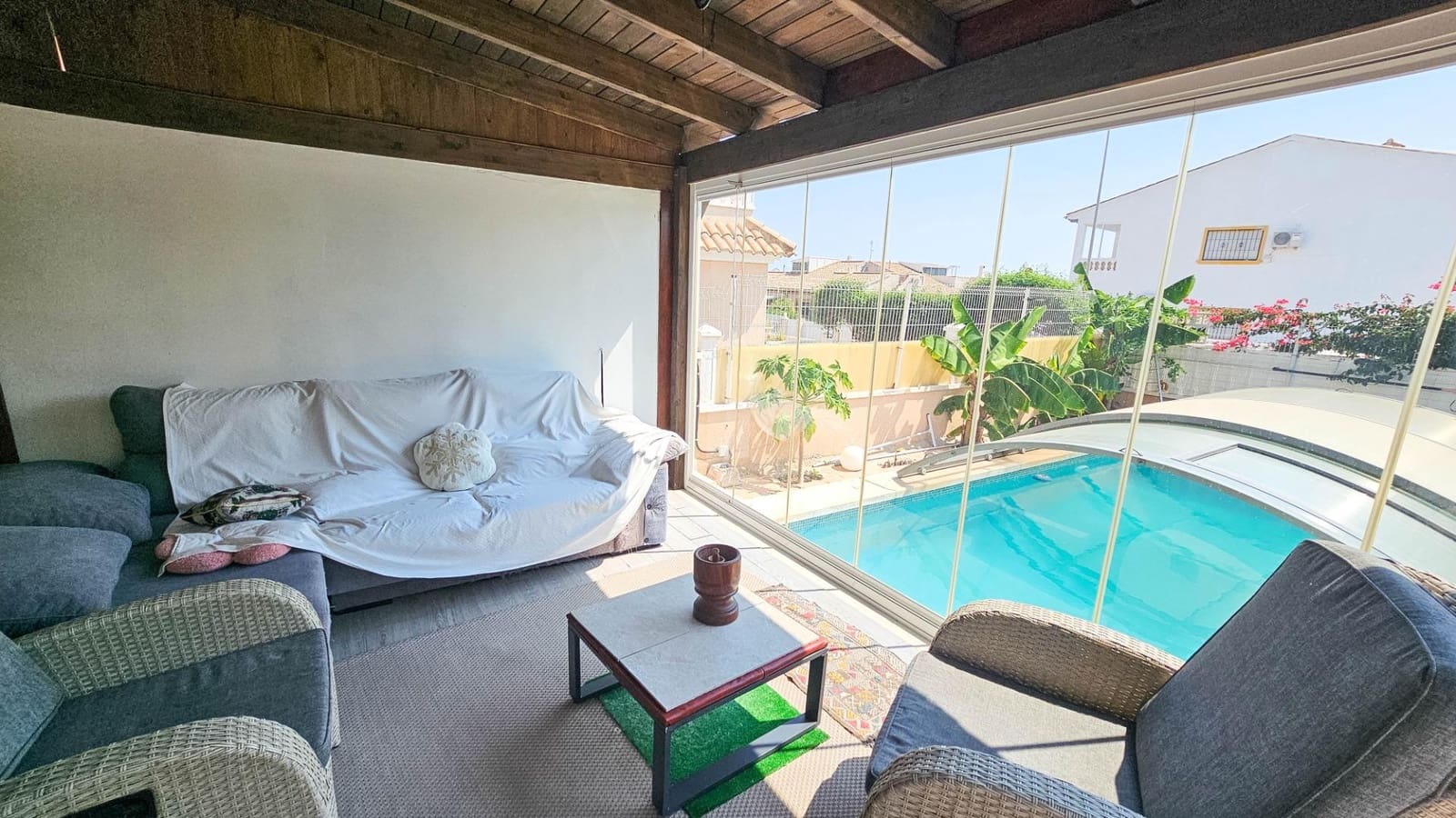 Chalet de 3 habitaciones en Orihuela Costa en venta con piscina - 395.000 € (Ref: 9993939)