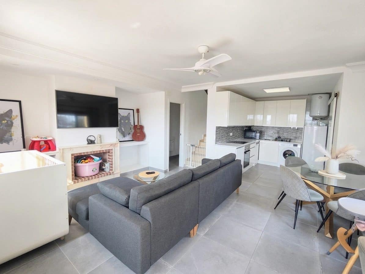 2 bedroom Villa for sale in Orihuela with pool garage - € 218,000 (Ref: 9993965)
