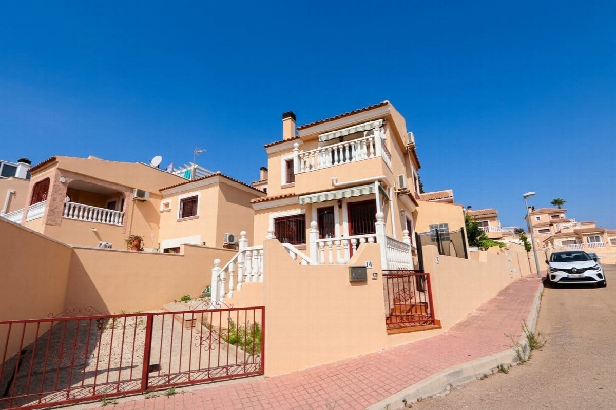 2 bedroom Villa for sale in Orihuela with pool garage - € 218,000 (Ref: 9993965)