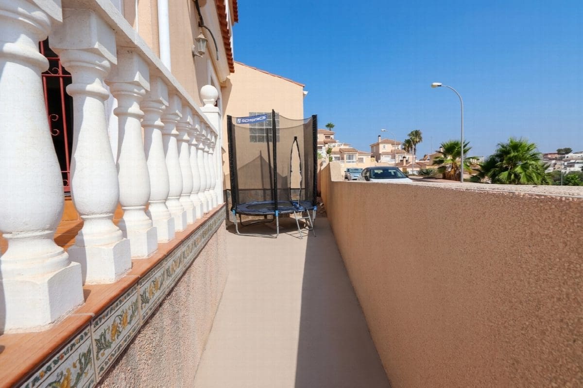 2 bedroom Villa for sale in Orihuela with pool garage - € 218,000 (Ref: 9993965)