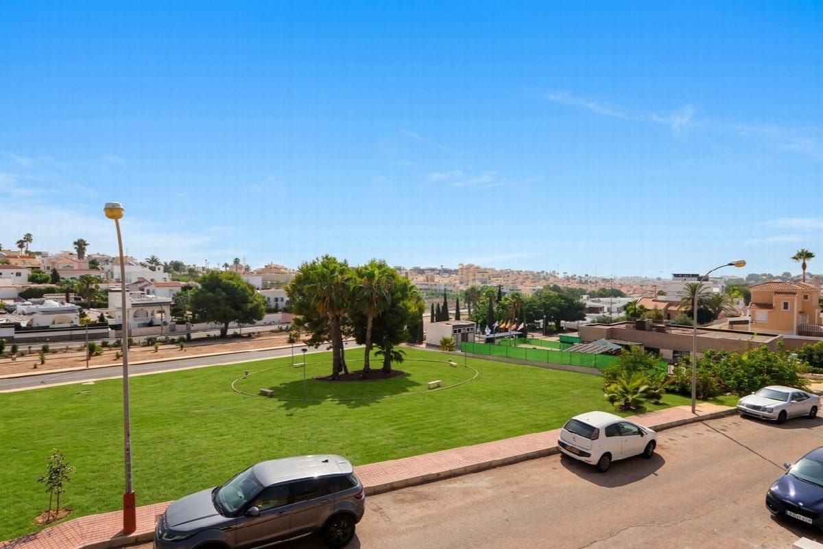 2 bedroom Villa for sale in Orihuela with pool garage - € 218,000 (Ref: 9993965)