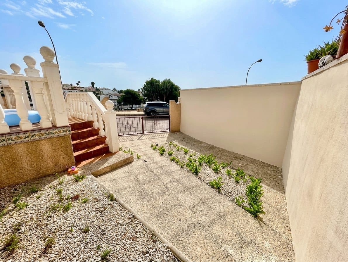 2 bedroom Villa for sale in Orihuela with pool garage - € 218,000 (Ref: 9993965)